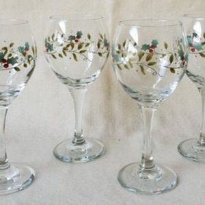 Pfaltzgraff Winterberry Wine Glasses clear stem set of 6 glasses
